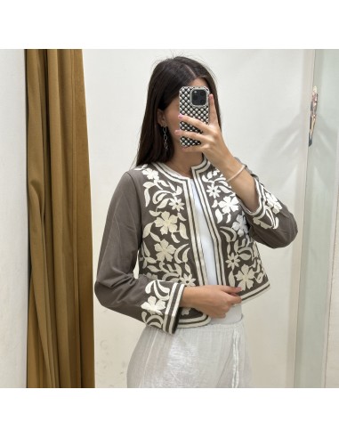 CHAQUETA BORDADA