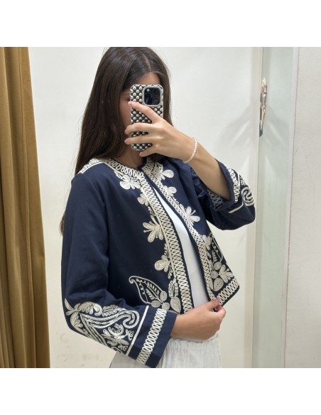 CHAQUETA BORDADA
