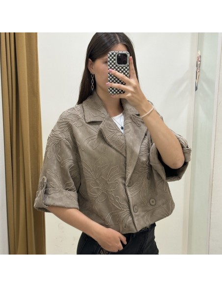 CHAQUETA BORDADA
