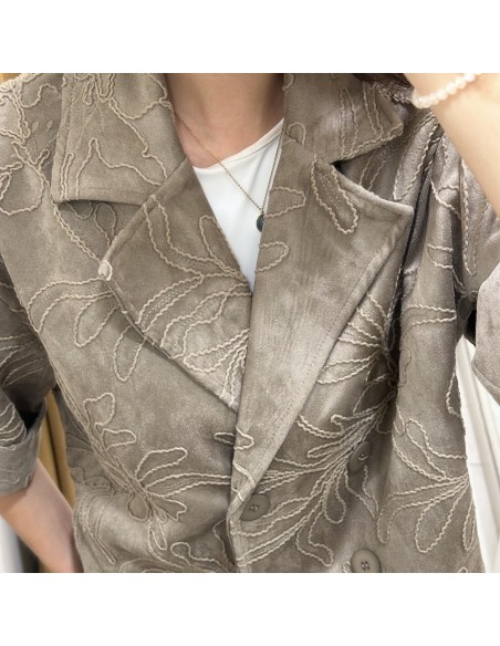 CHAQUETA BORDADA