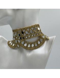 CHOKER