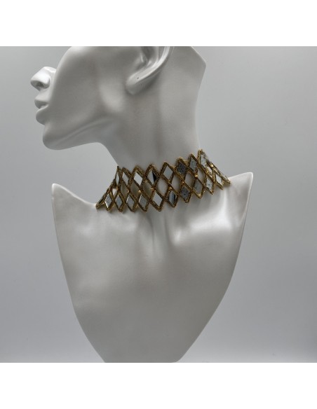 CHOKER