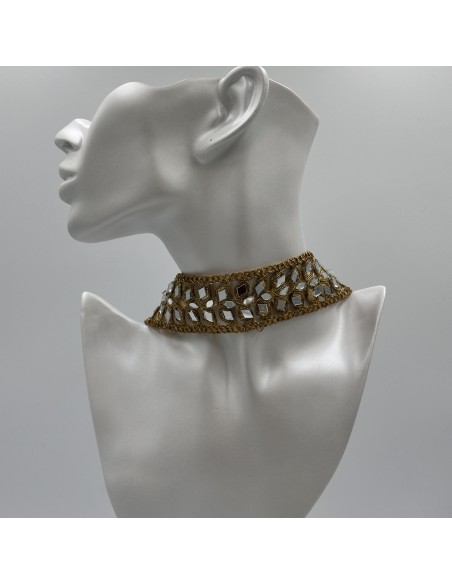 CHOKER