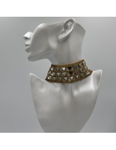CHOKER