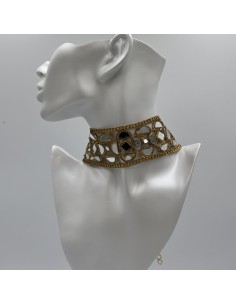 CHOKER